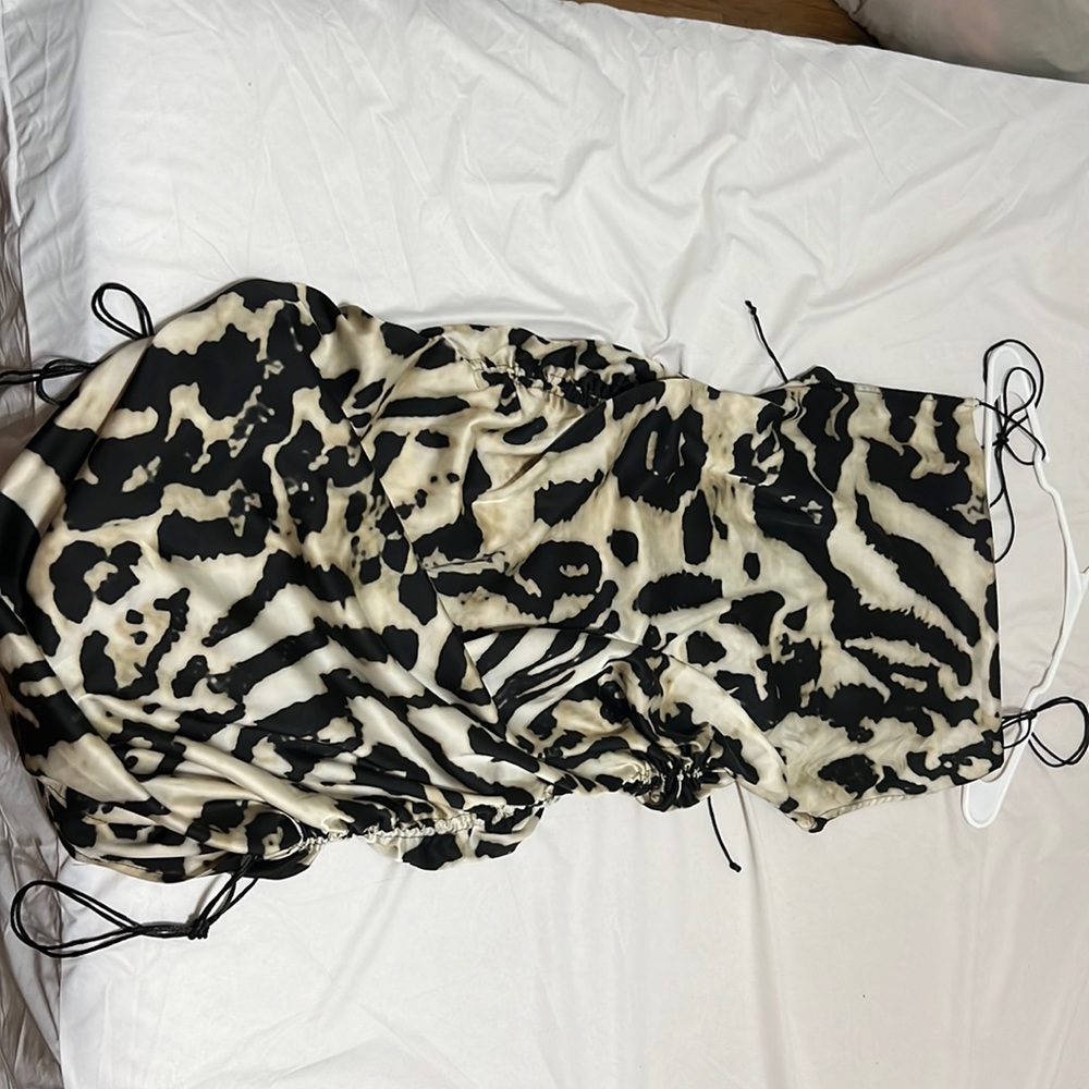 Fashion Nova - Satin Dress with Adjustable height